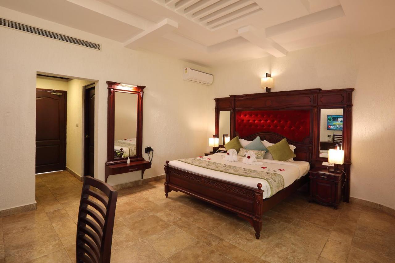 เดอะ เวิลด์ แบ๊ควอเตอร์ Hotel คุมาราคม ภายนอก รูปภาพ