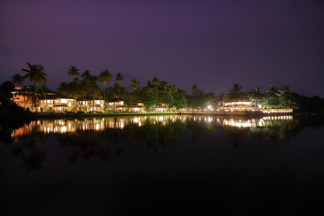 เดอะ เวิลด์ แบ๊ควอเตอร์ Hotel คุมาราคม ภายนอก รูปภาพ
