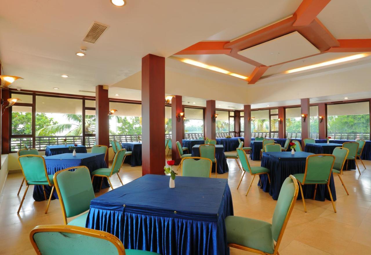 เดอะ เวิลด์ แบ๊ควอเตอร์ Hotel คุมาราคม ภายนอก รูปภาพ