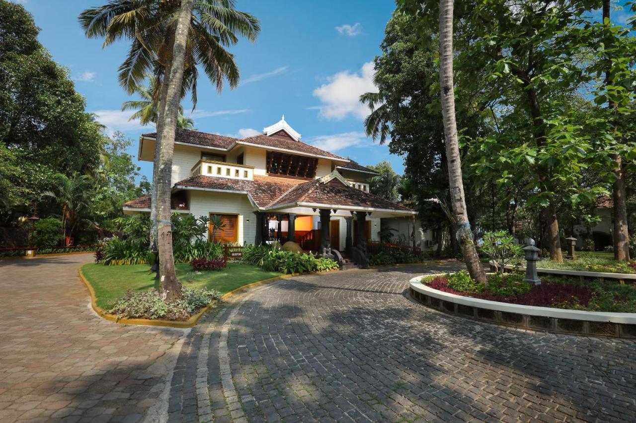 เดอะ เวิลด์ แบ๊ควอเตอร์ Hotel คุมาราคม ภายนอก รูปภาพ